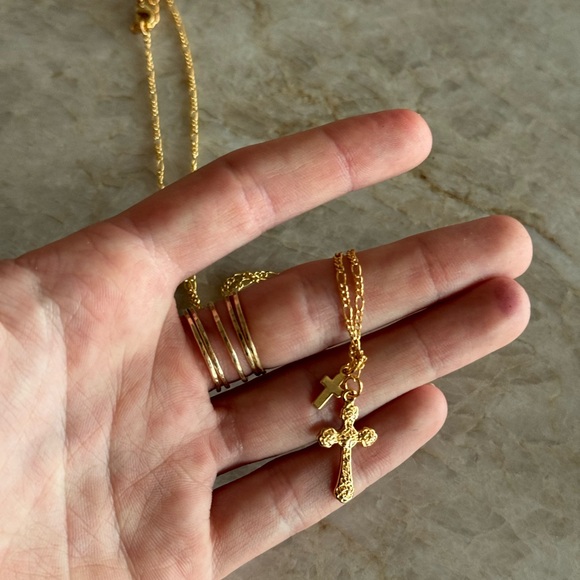 NWOT ALV JEWELS ROSA CROSS NECKLACE - Picture 4 of 4